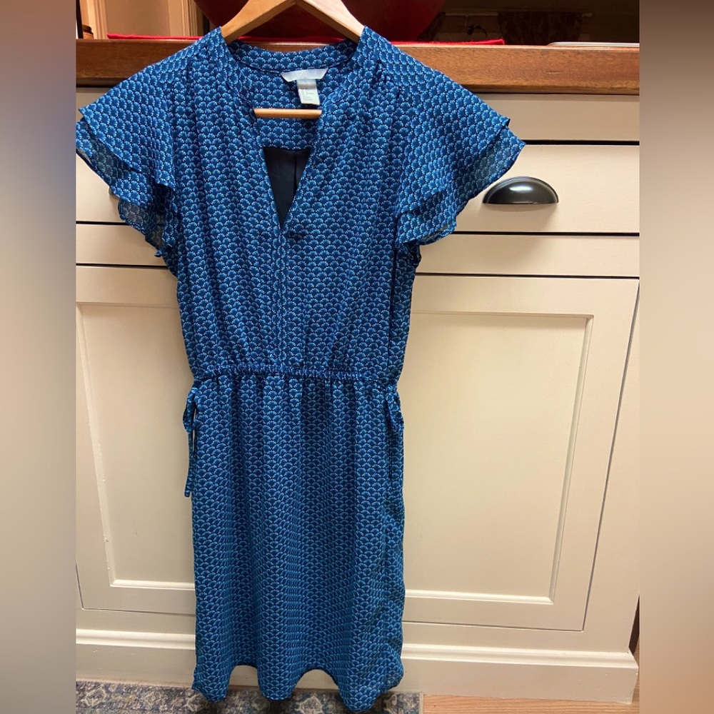 Like new! H&M dress blue on blue design size 4